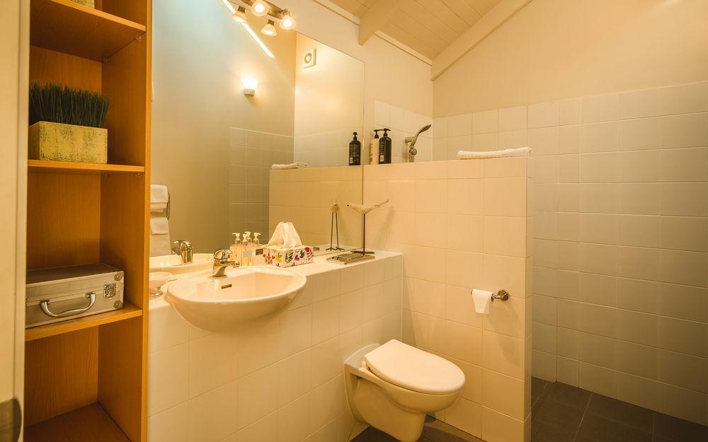 เดอะ มัวริงส์ สตูดิโอ อพาร์ตเมนต์ ไวฮีกี Hotel Oneroa ภายนอก รูปภาพ